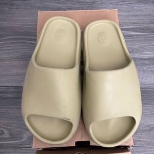 Yeezy Resin Slides